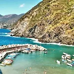 Perla Bianca Delle 5 Terre لا سبيتسْيا